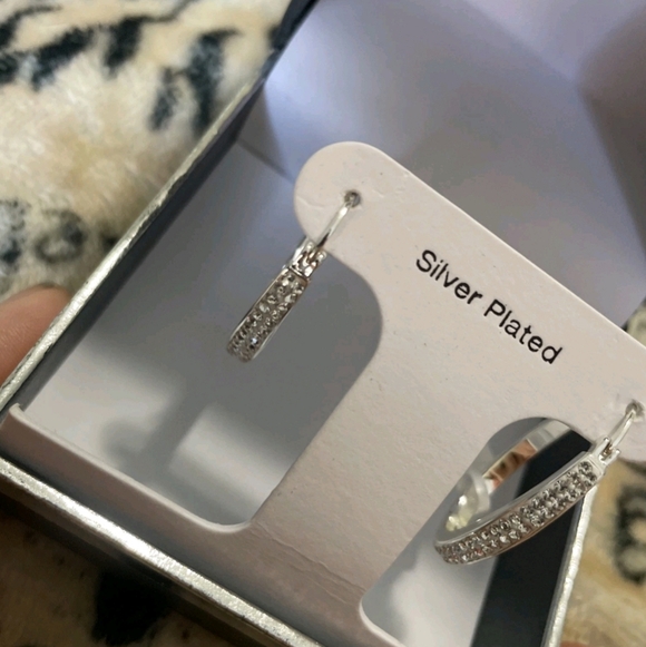 NWT And Now This Macys Silver Plated Hoop Earrings Sparkly - Picture 5 of 7